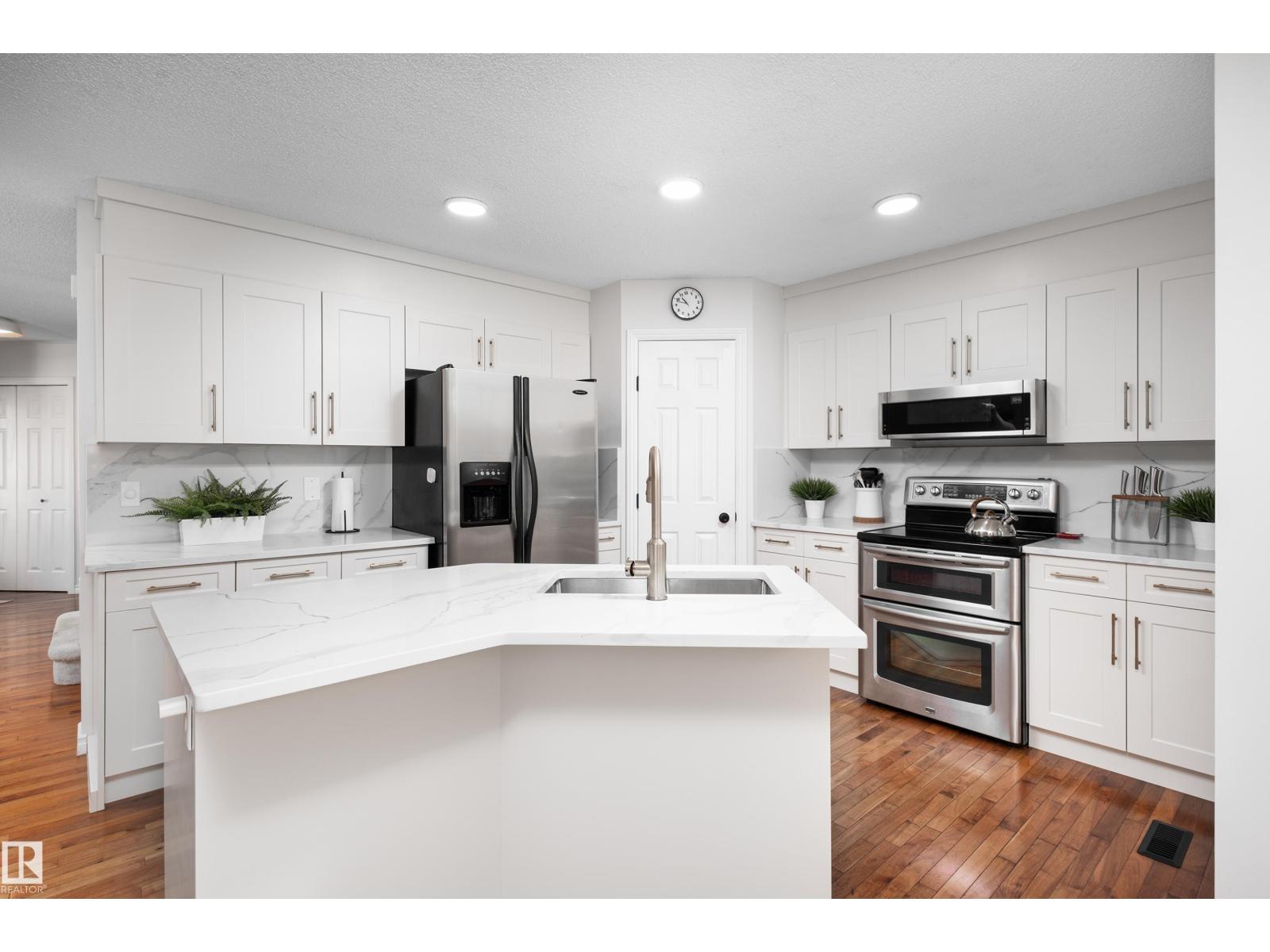 1128 114 ST SW - 10