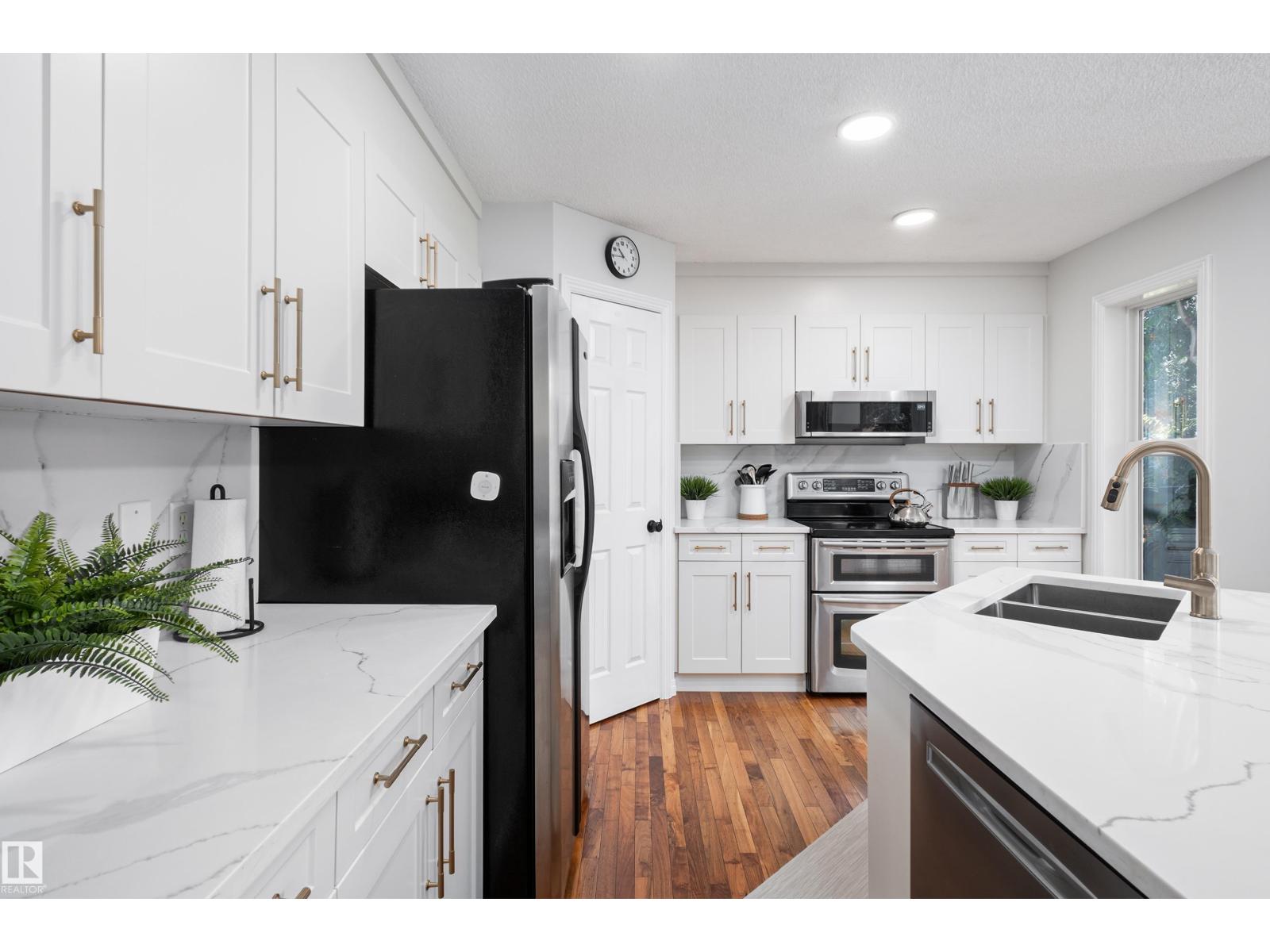 1128 114 ST SW - 8