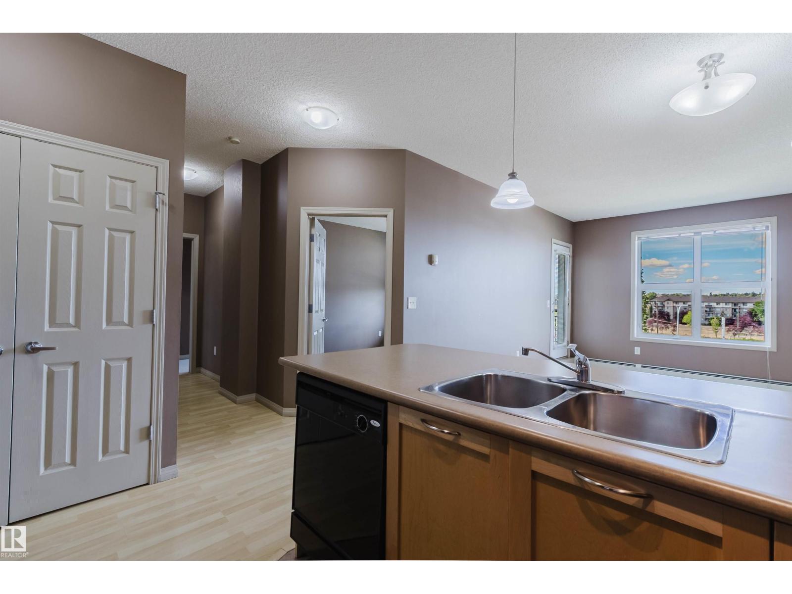 #1-405 4245 139 AV NW - 5