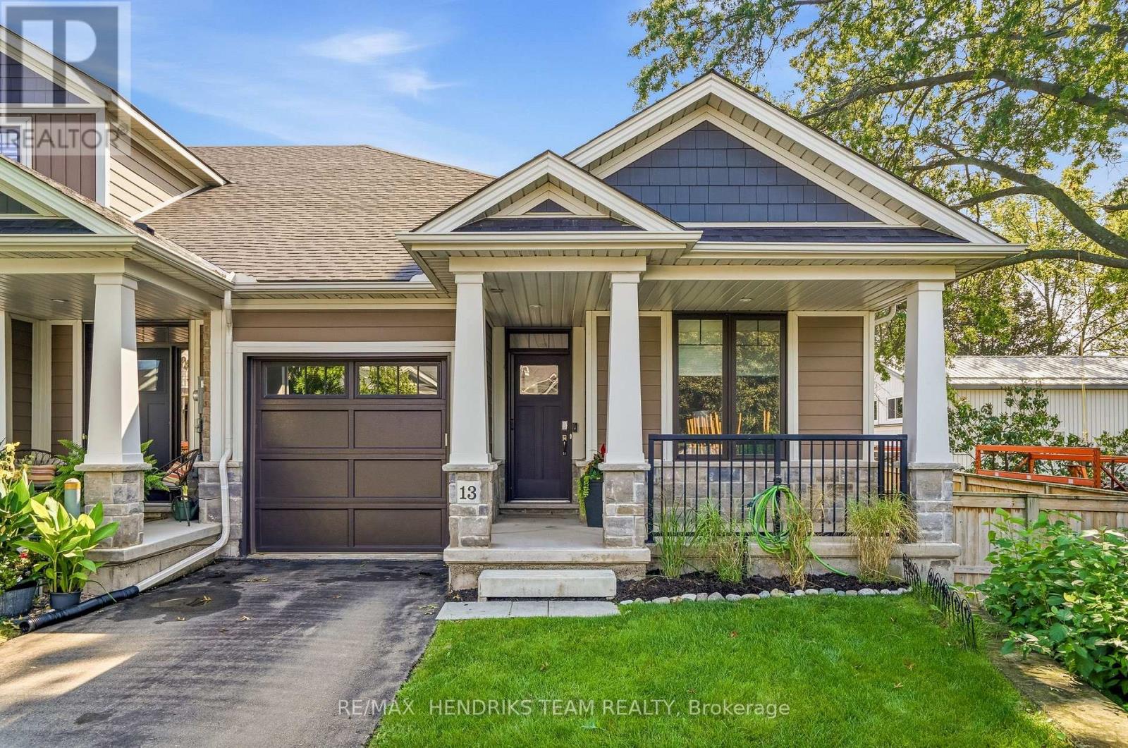 13 Turbinia Court, Grimsby (Grimsby East), Ontario, L3M0H8, Grimsby (Grimsby East), Ontario — photo 1 of 5
