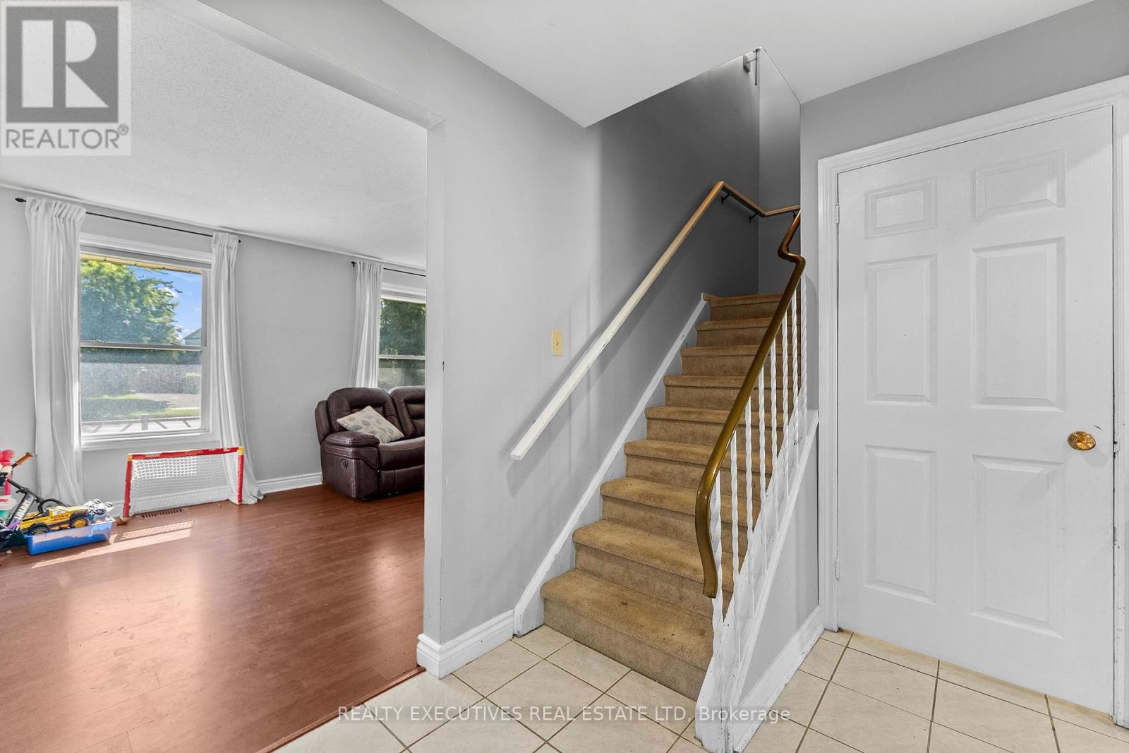 41 WINCHESTER DRIVE - 7