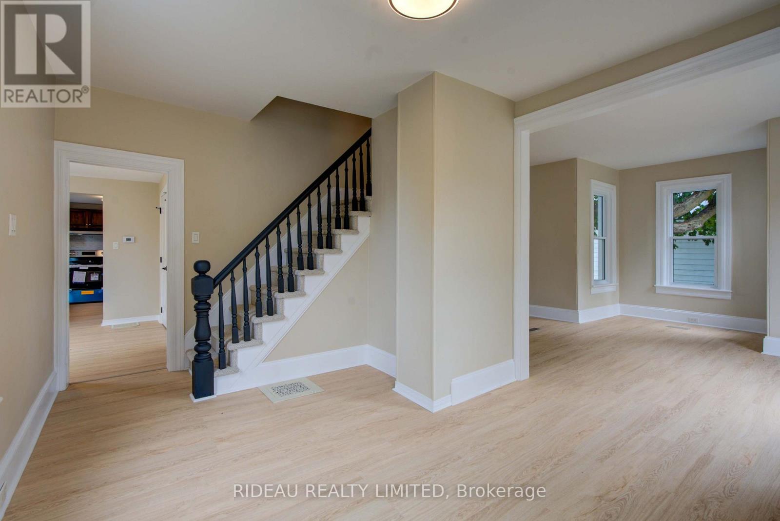 342 KITLEY LINE 8 ROAD, Elizabethtown-Kitley — photo 2