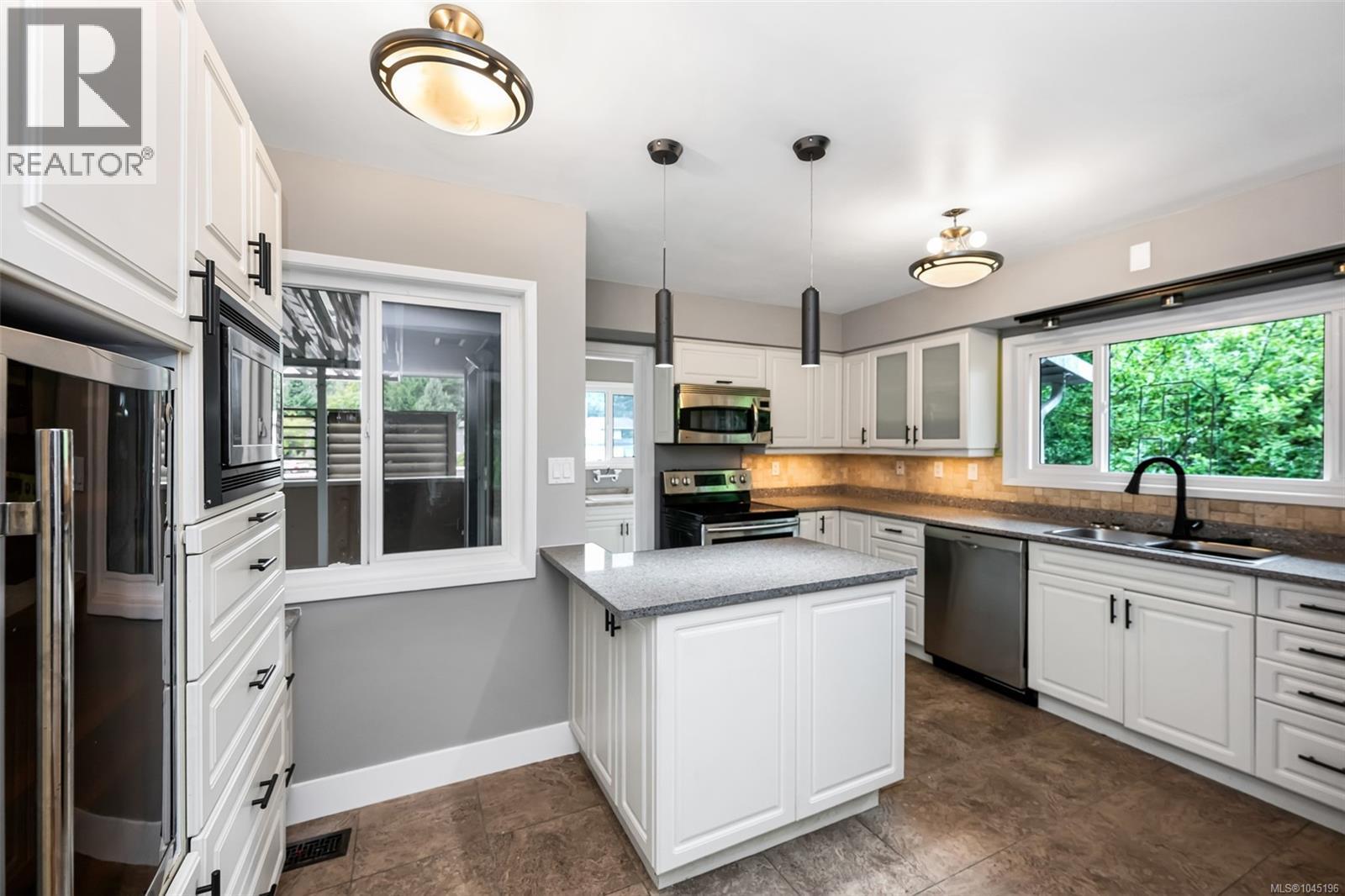 1656 Stanhope Pl - 2
