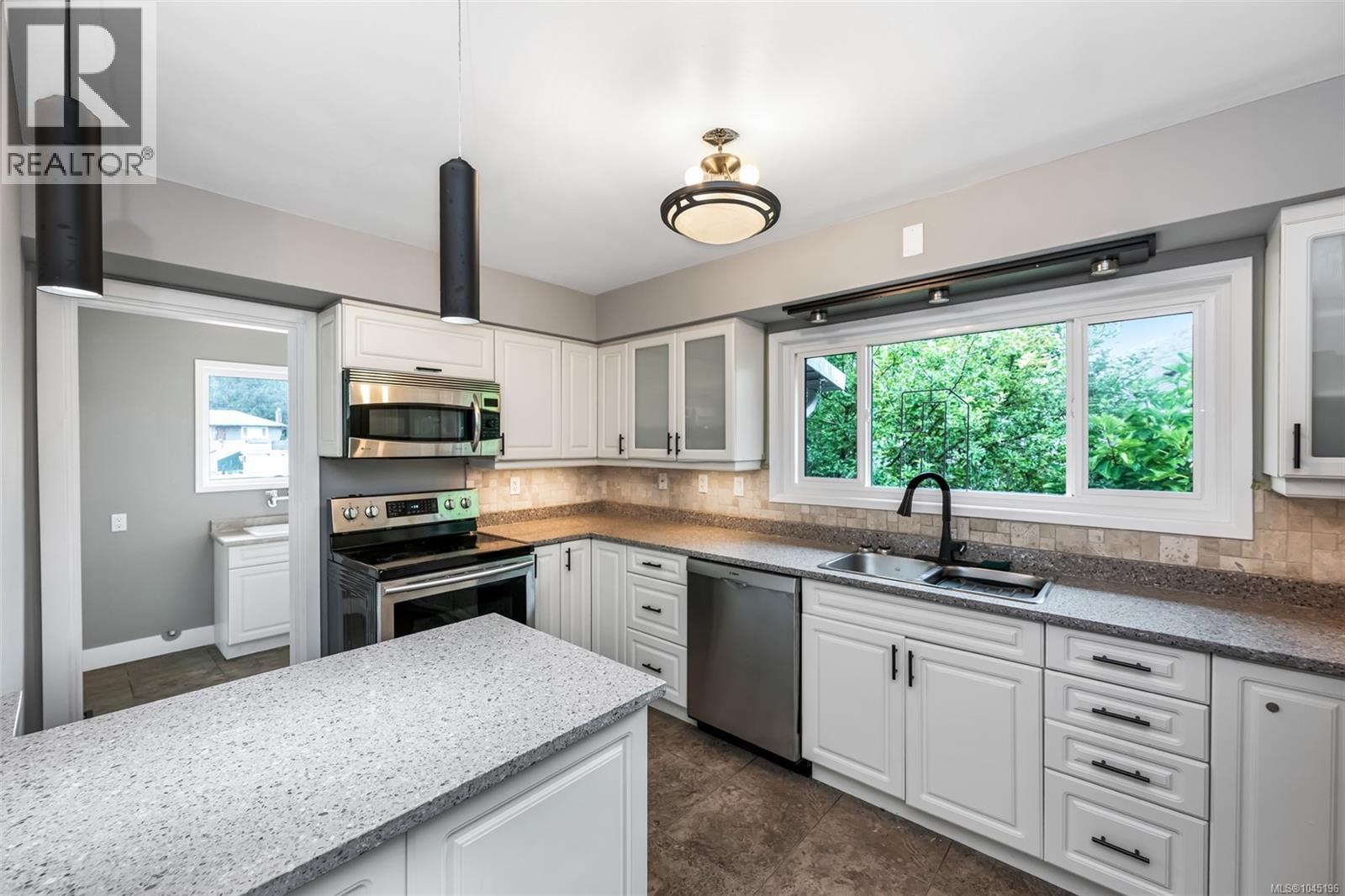 1656 Stanhope Pl - 3