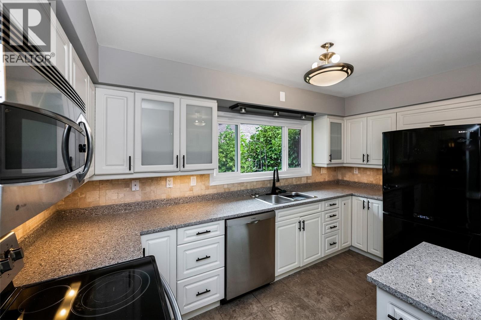 1656 Stanhope Pl - 5