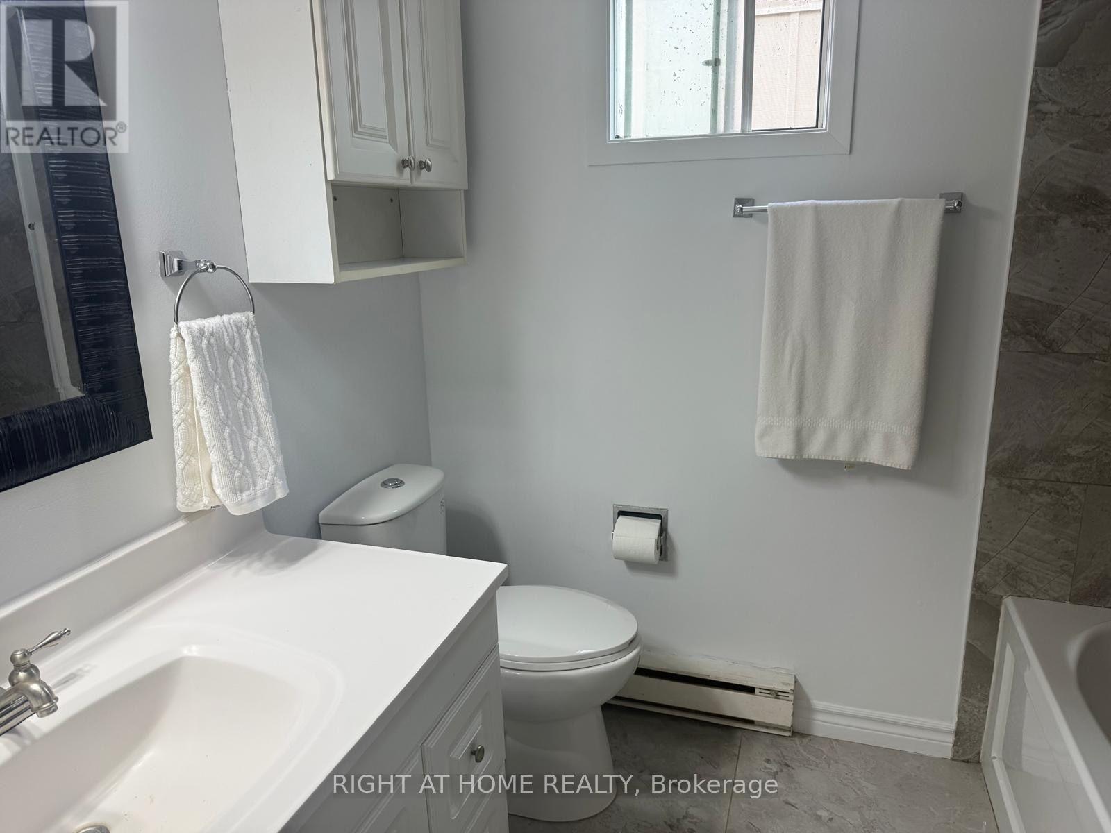 #5 5021 PINEDALE AVENUE - 14