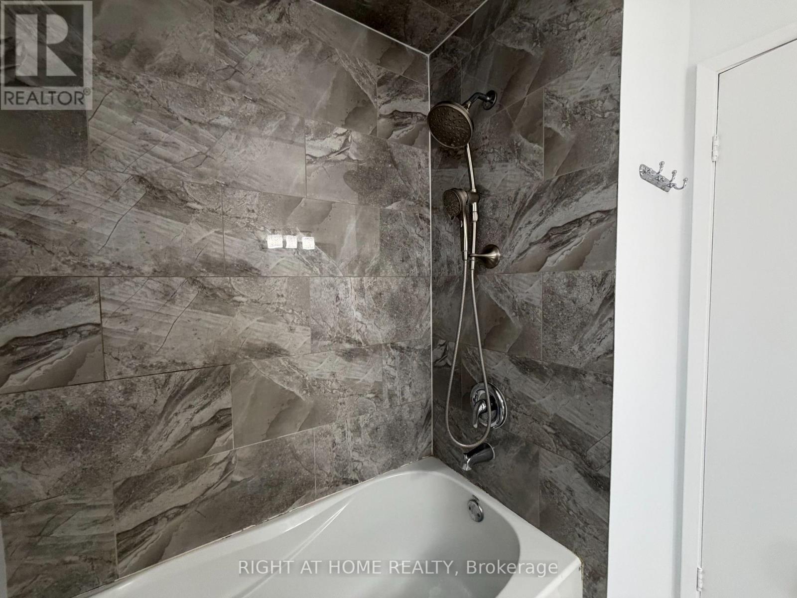 #5 5021 PINEDALE AVENUE - 15