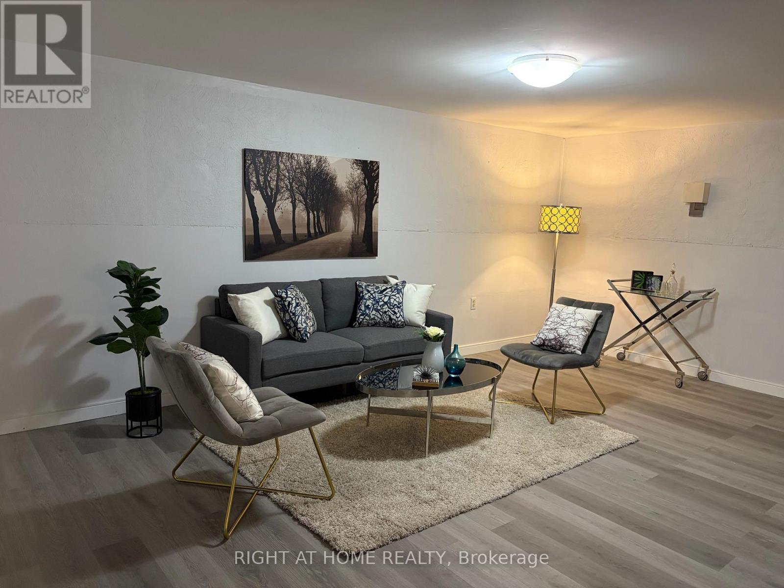 #5 5021 PINEDALE AVENUE - 17