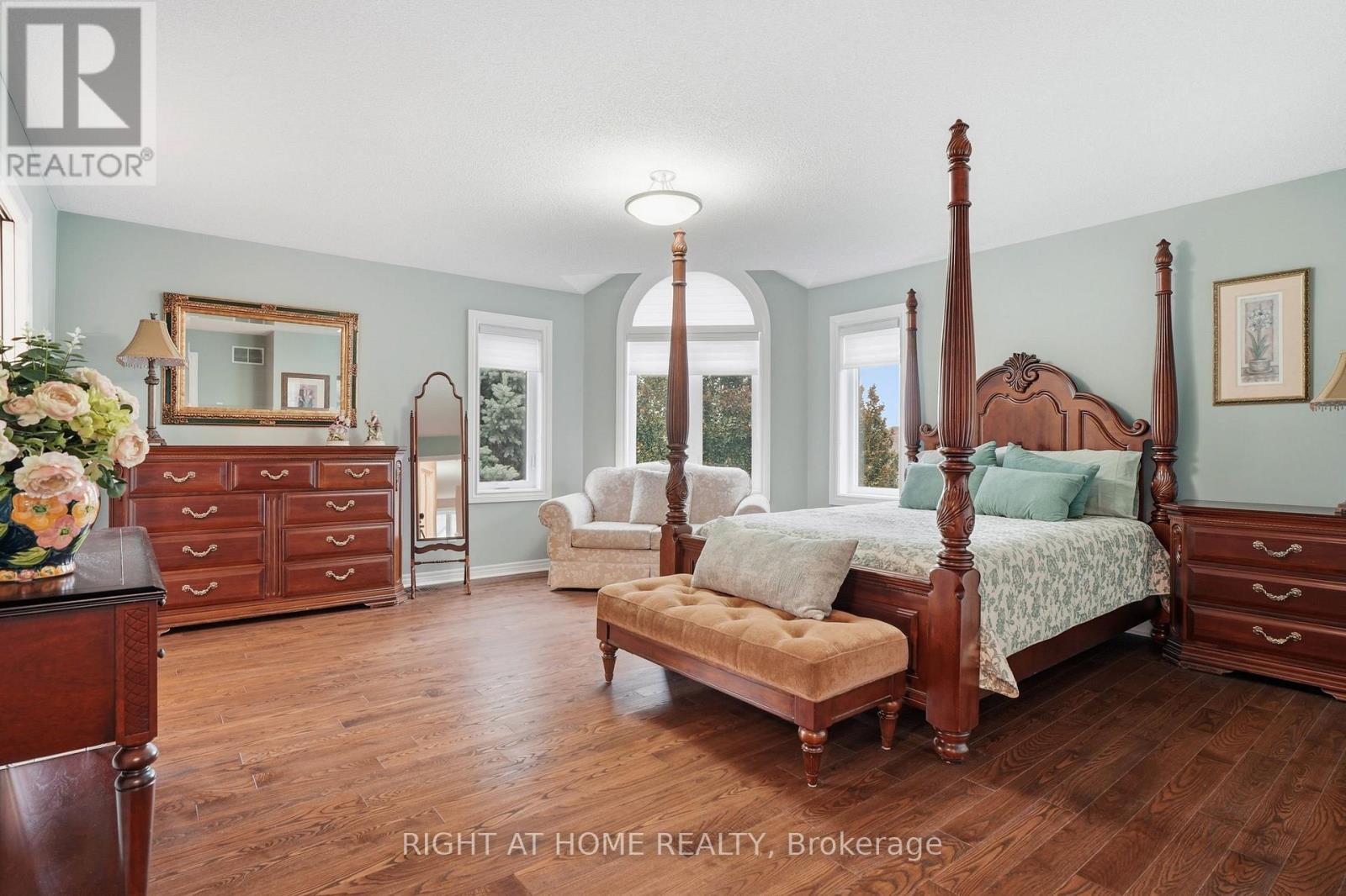 2121 PINEVALLEY CRESCENT - 20