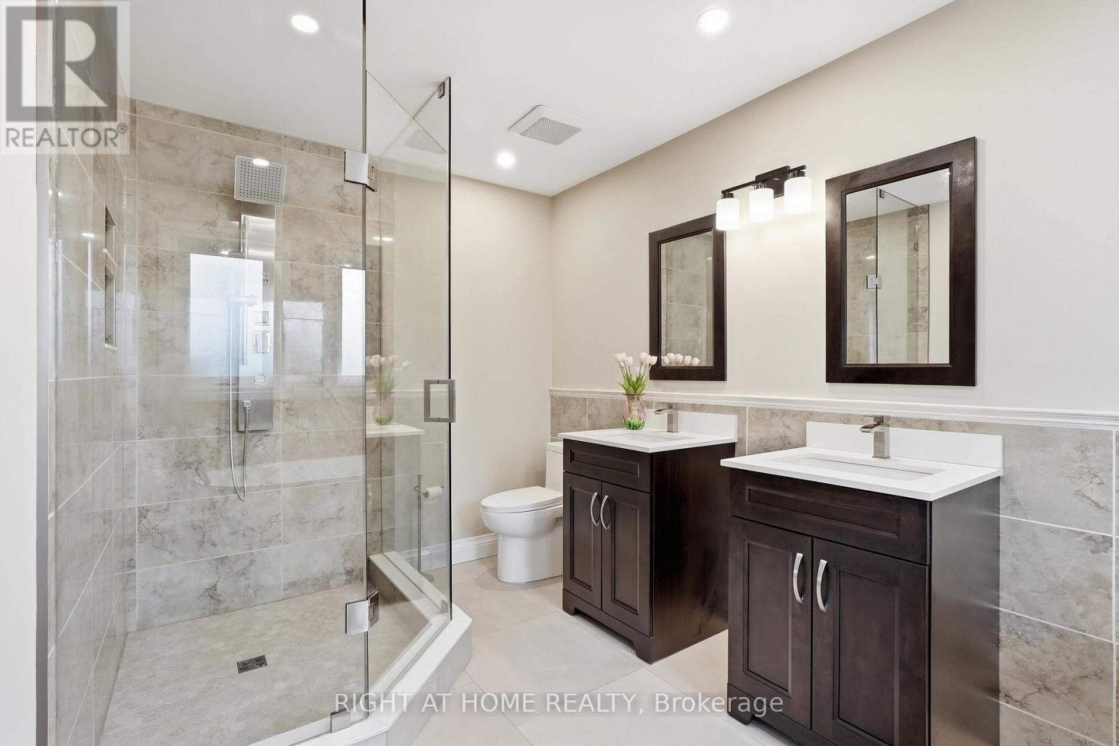 2121 PINEVALLEY CRESCENT - 23