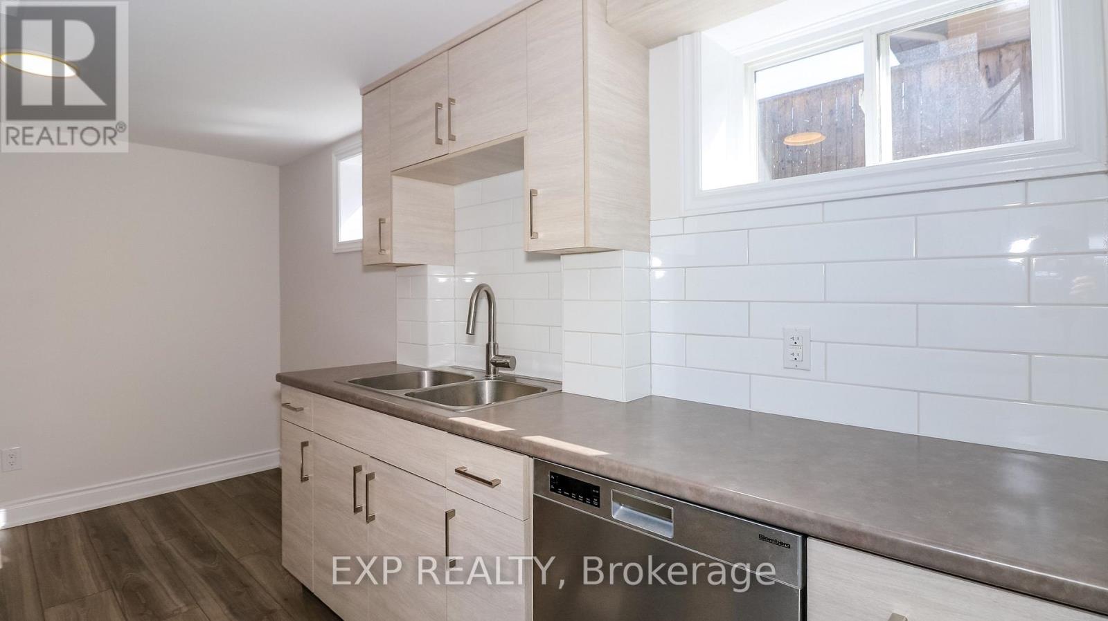 258 Napier Street — photo 18