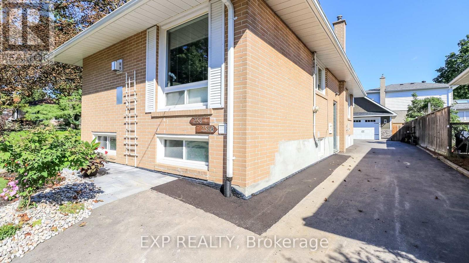 BASEMENT - 258 NAPIER STREET, Barrie (Codrington) — photo 2