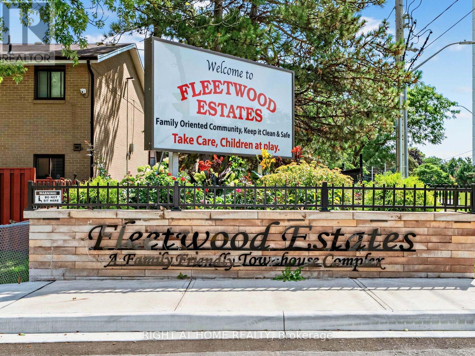 #10 10 Fleetwood Crescent, Brampton (Southgate), Ontario, L6T2E5, Brampton (Southgate), Ontario — photo 2 of 5