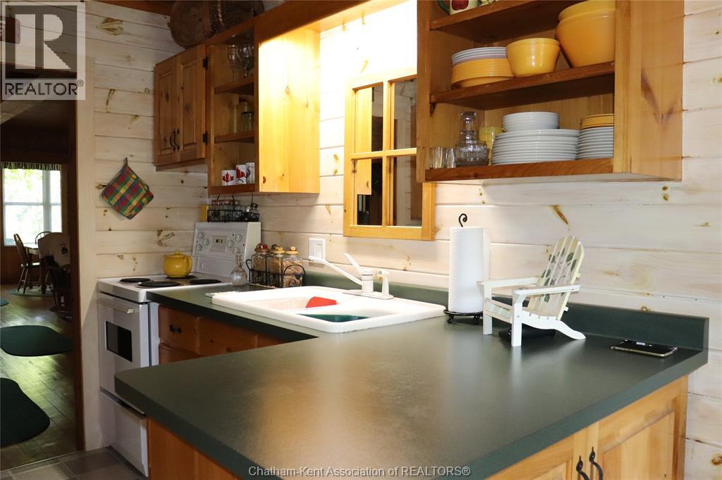 17818 Lakeshore ROAD, Rondeau Park — photo 5