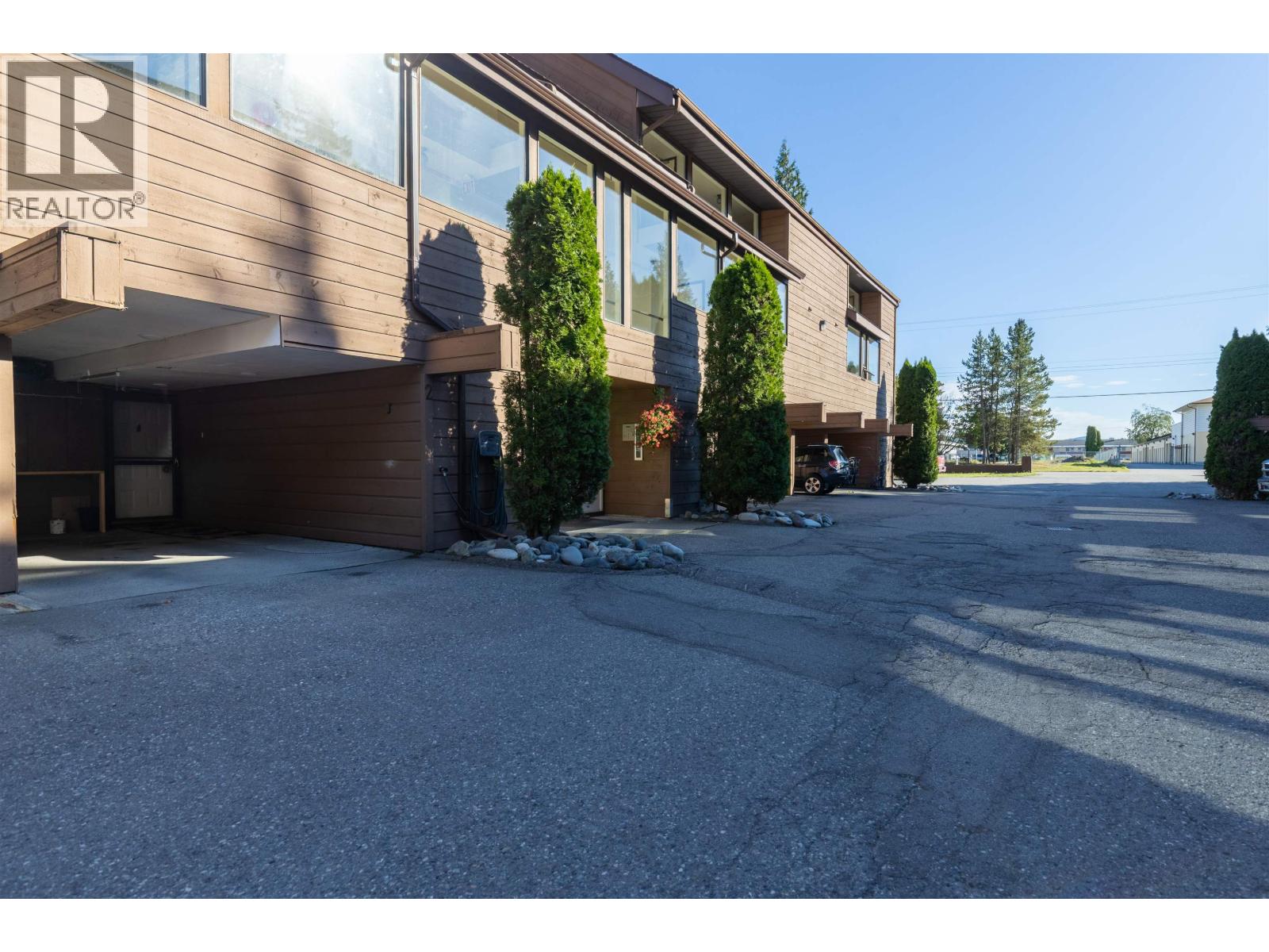 #2 4832 LAZELLE AVENUE - 2