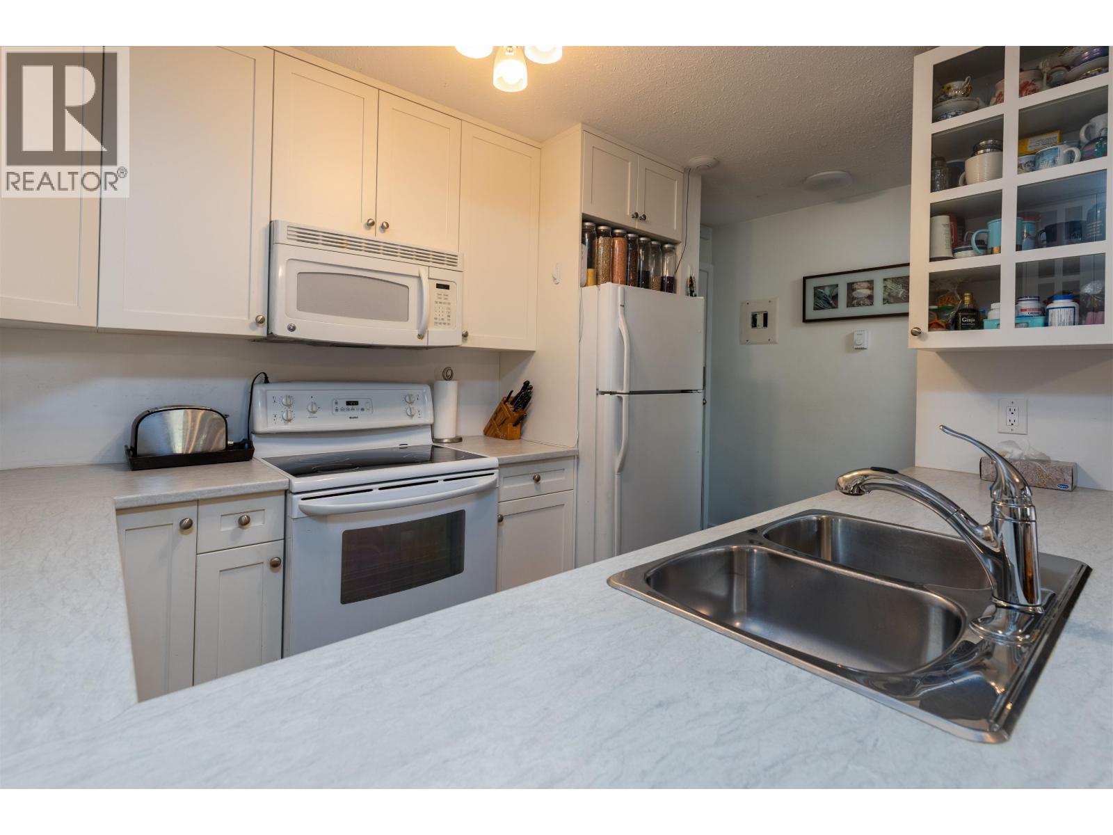 #2 4832 LAZELLE AVENUE - 5