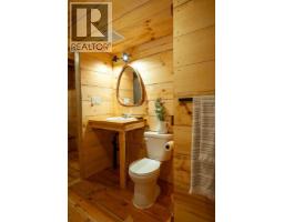 804 Applegrove Road, Fauquier, BC V0G1J0 Photo 19