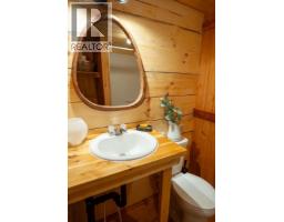 804 Applegrove Road, Fauquier, BC V0G1J0 Photo 18