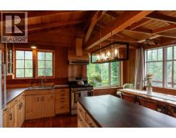 Kitchen - 804 Applegrove Road, Fauquier, BC V0G1J0 Photo 6