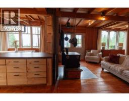 804 Applegrove Road, Fauquier, BC V0G1J0 Photo 9