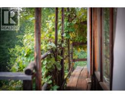 804 Applegrove Road, Fauquier, BC V0G1J0 Photo 43