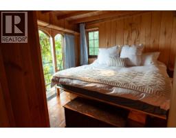 804 Applegrove Road, Fauquier, BC V0G1J0 Photo 13