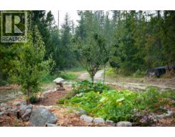 804 Applegrove Road, Fauquier, BC V0G1J0 Photo 49
