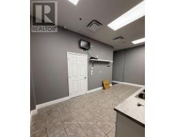 105 - 1 De Boers Drive, Toronto, ON M3J0G6 Photo 10