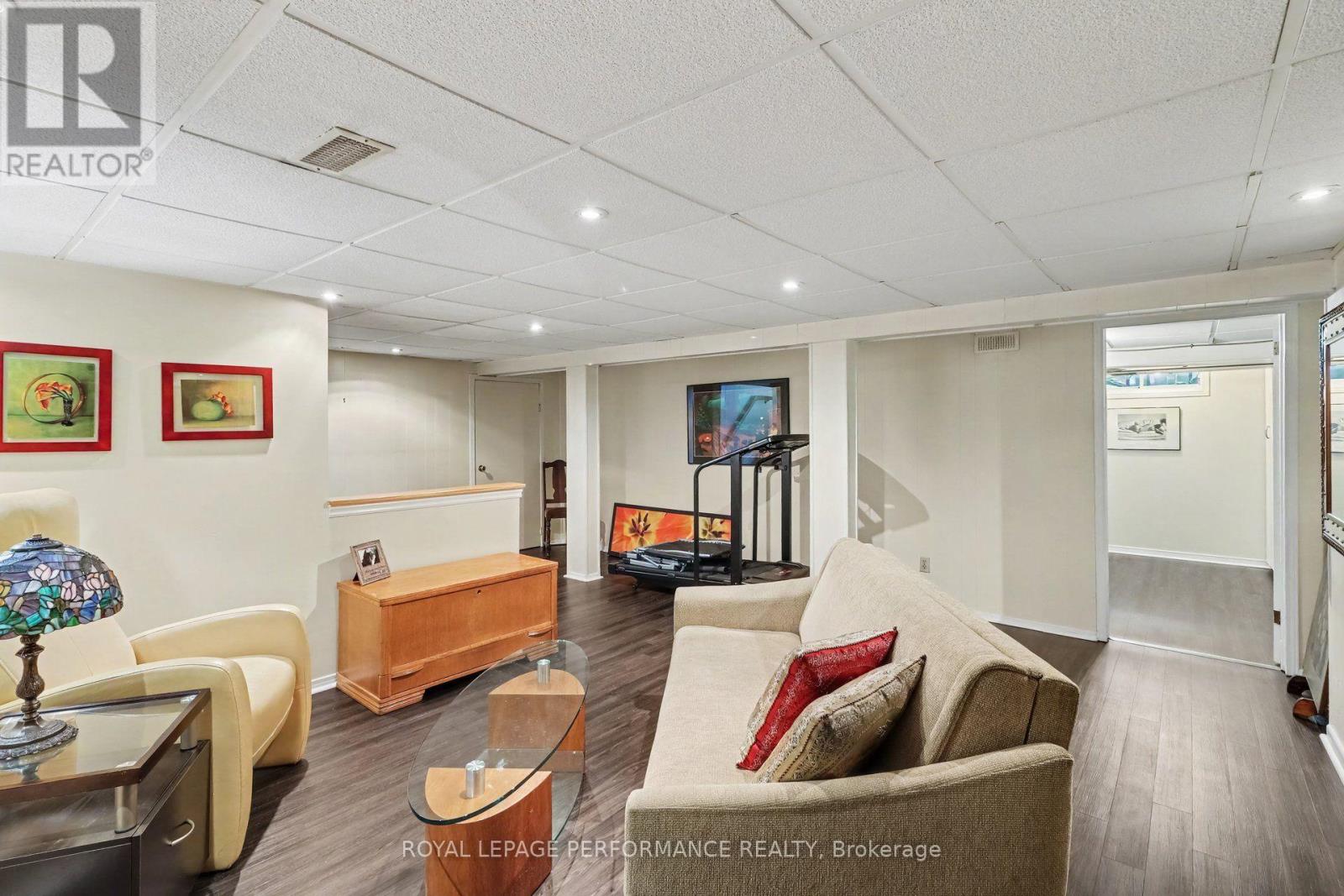 1147 PARKWAY DRIVE - 22