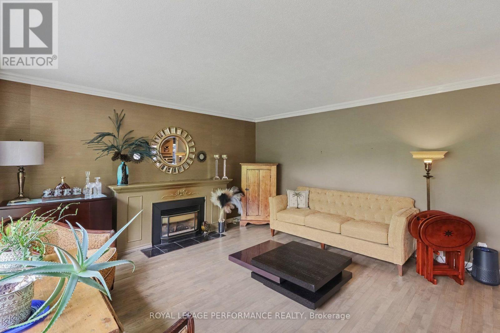 1147 PARKWAY DRIVE - 4