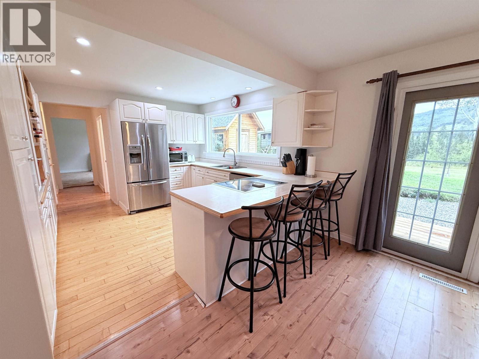 255 EVERGREEN CRESCENT - 3