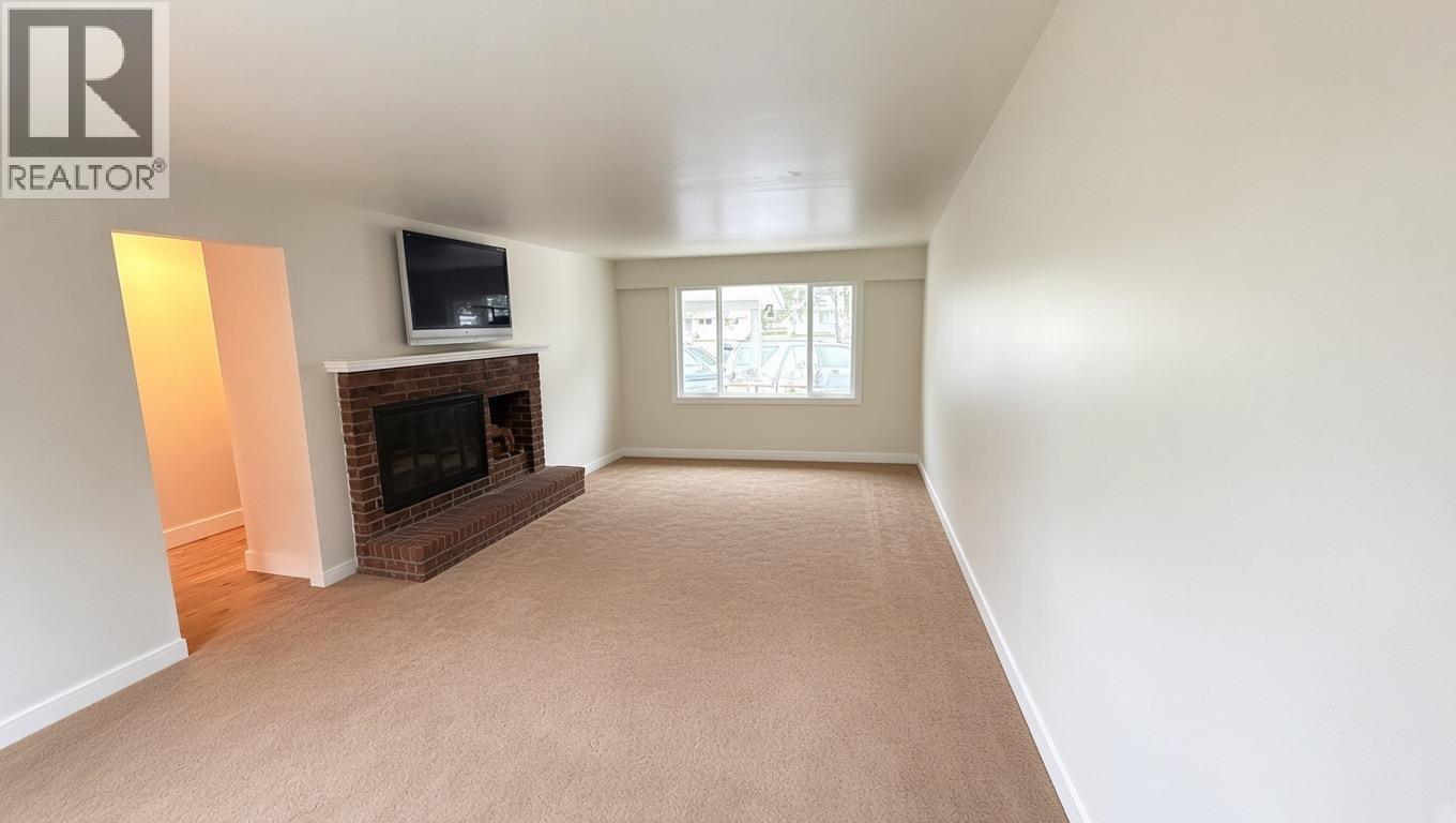 255 EVERGREEN CRESCENT - 12