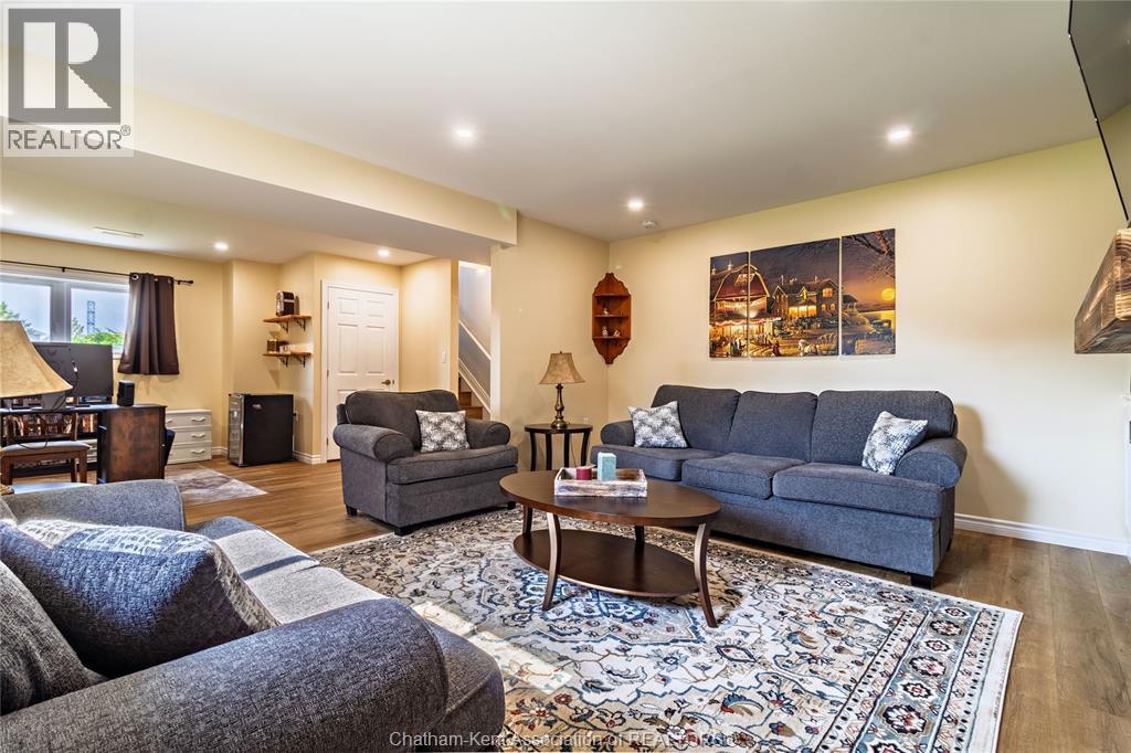79 Blackacre CRESCENT - 31