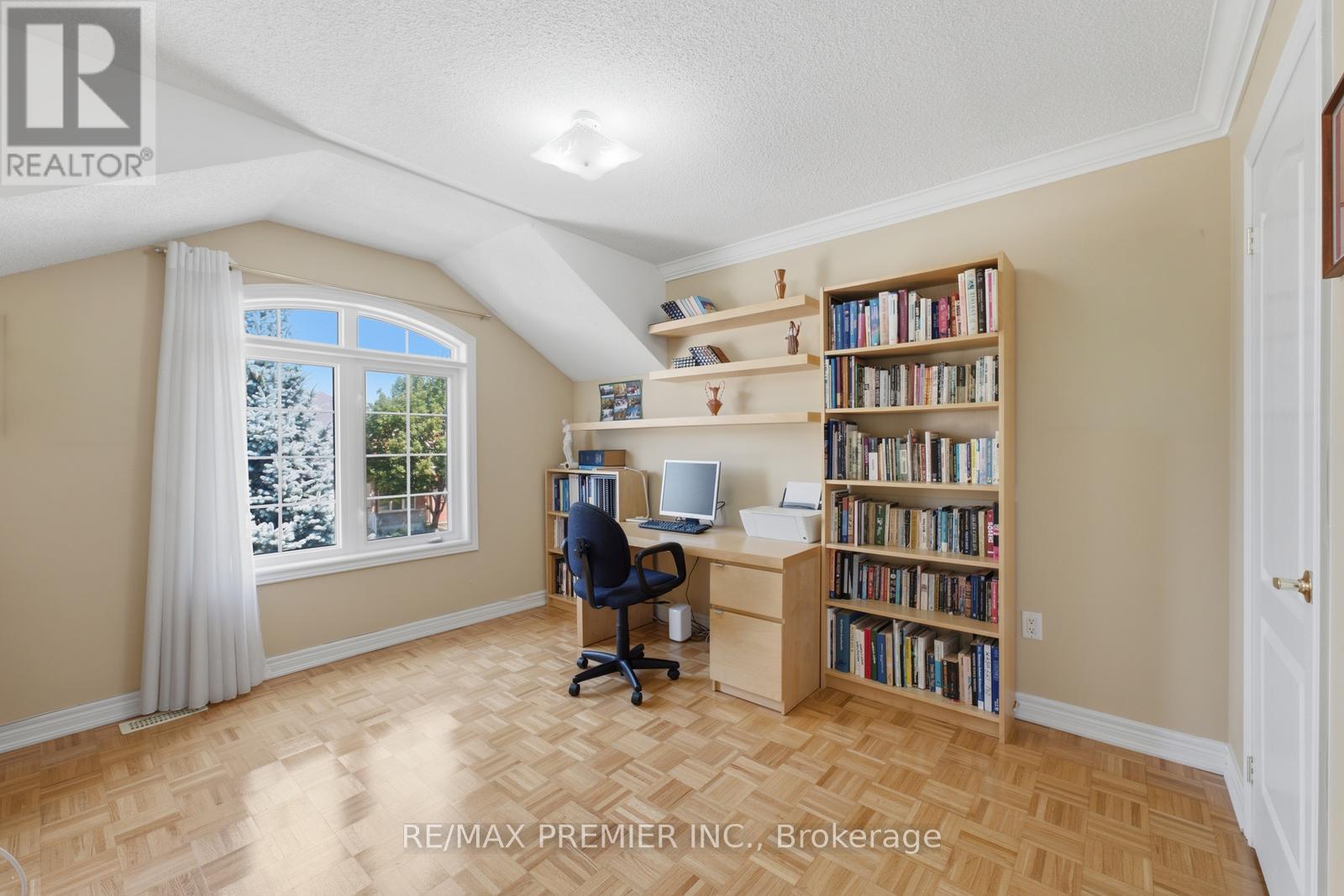 63 SUMMERIDGE DRIVE - Image 37