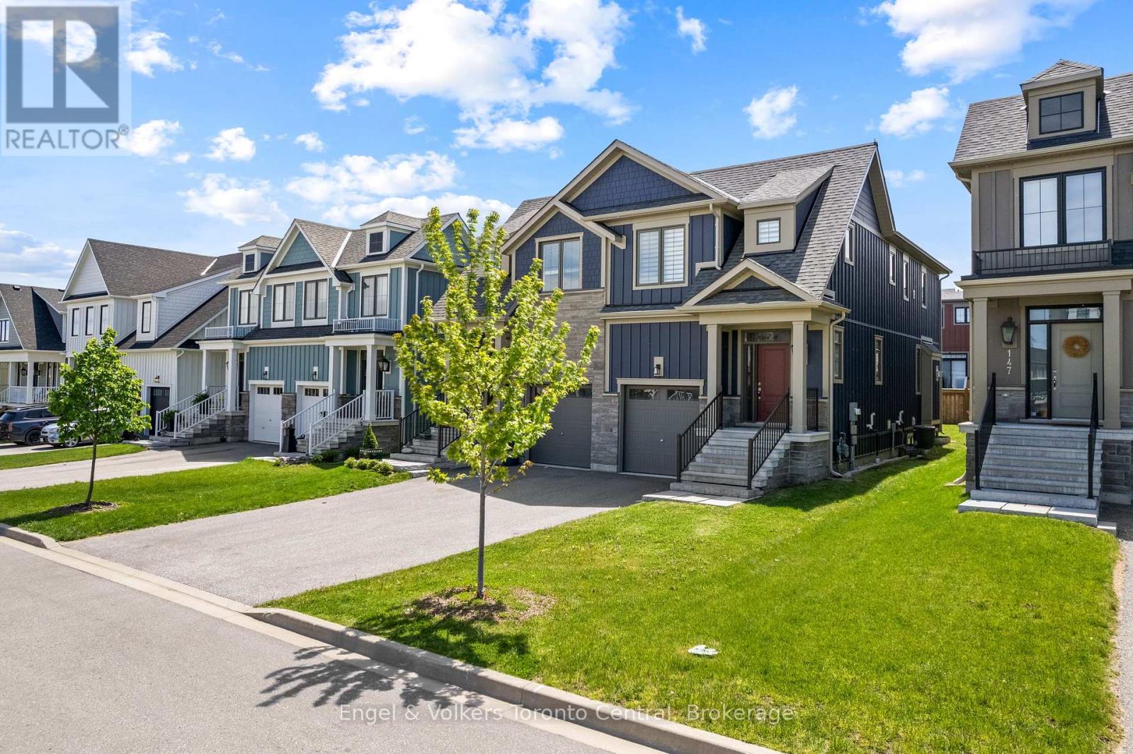 145 Sycamore Street, Blue Mountains, Ontario, L9Y4E4, Blue Mountains, Ontario — photo 3 of 5
