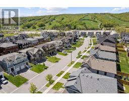 145 Sycamore Street, Blue Mountains, ON L9Y4E4 Photo 6