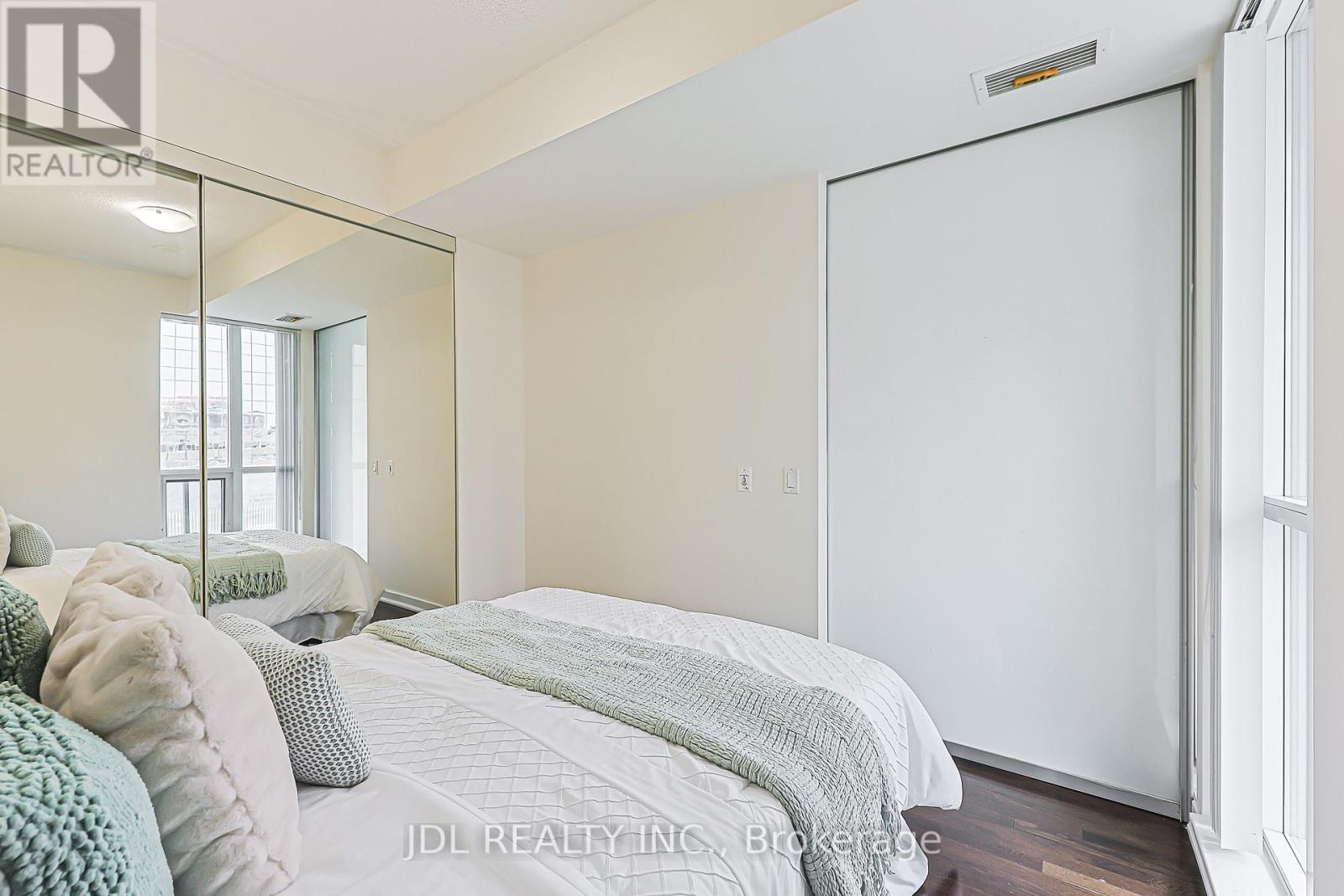 #1105 770 BAY STREET - 25