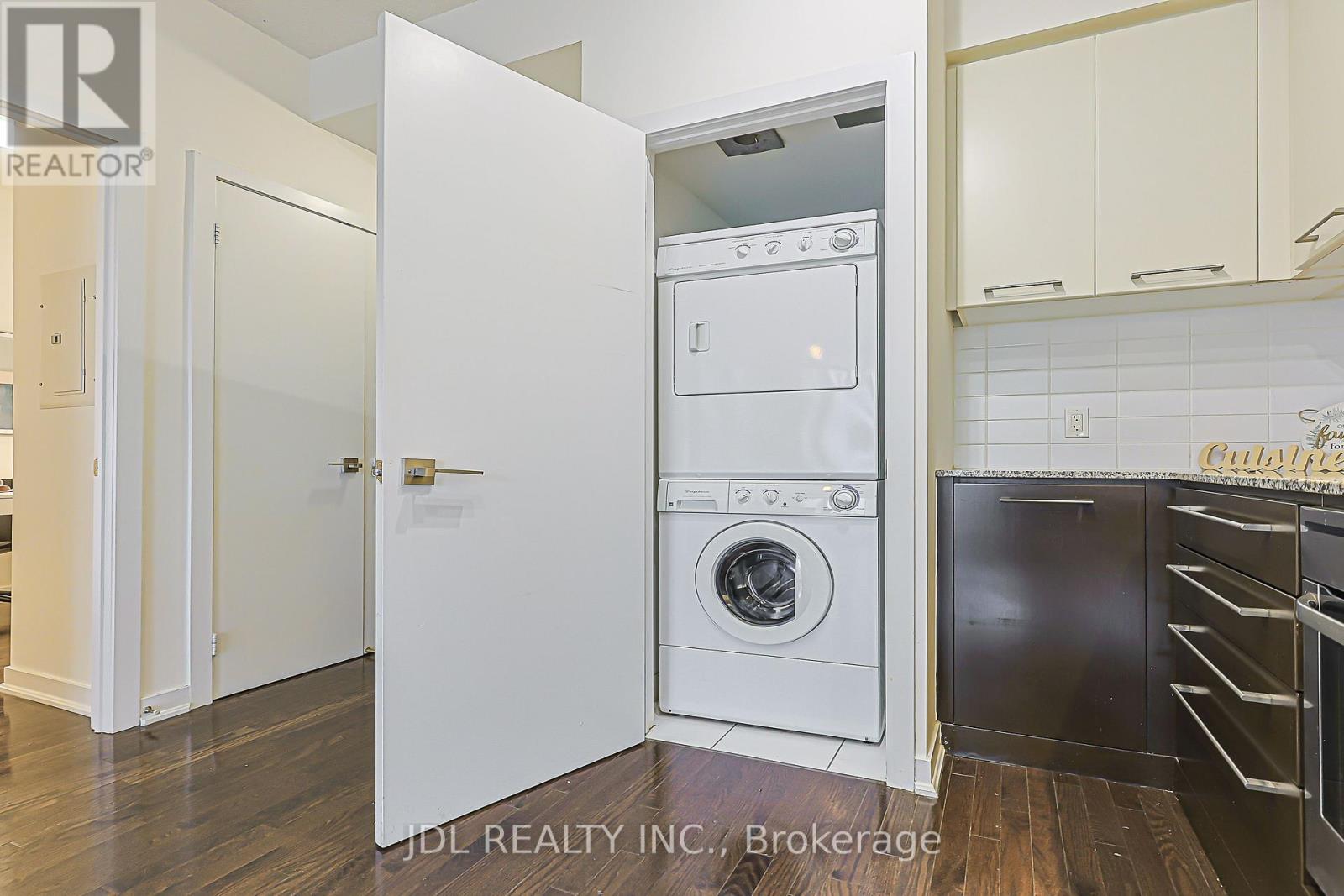 #1105 770 BAY STREET - Image 31