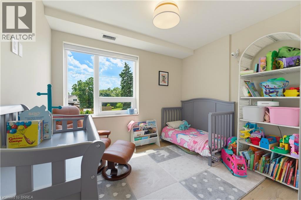 #211 34 NORMAN Street - 14