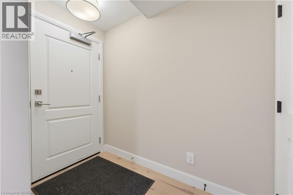 #211 34 NORMAN Street - 4