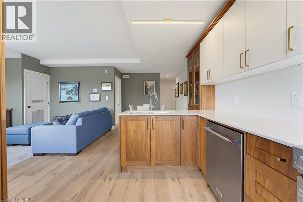 #211 34 NORMAN Street - 10