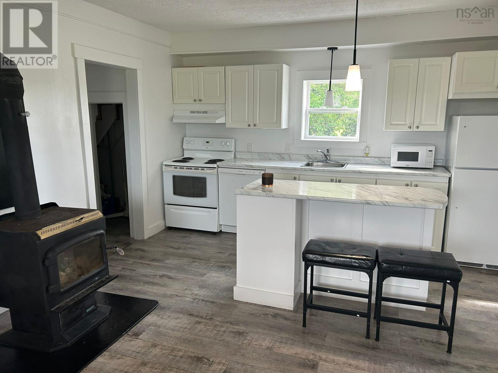 871 Ohio East Road - Image 23