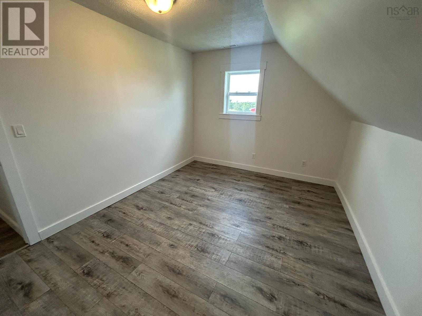 871 Ohio East Road - 43
