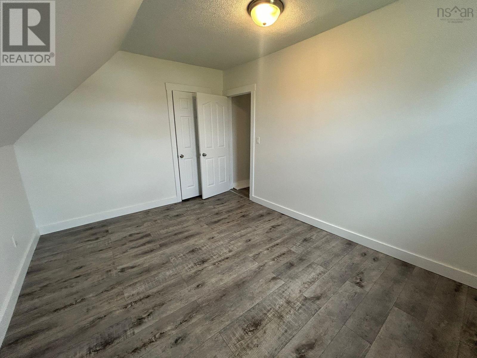 871 Ohio East Road - 44