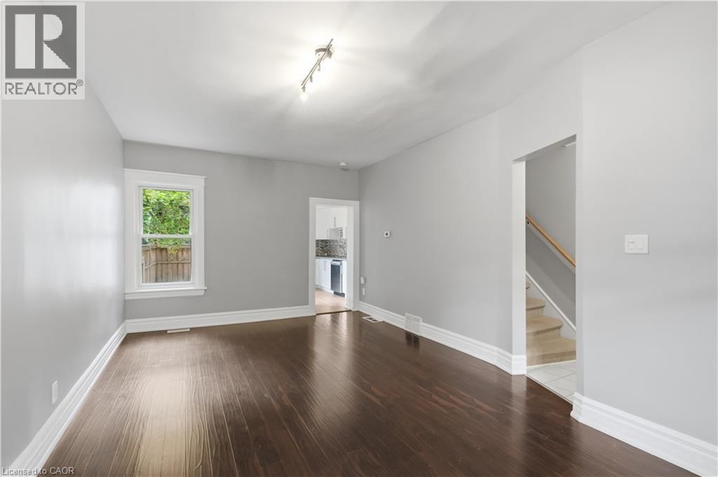 62 CEDAR Avenue, Hamilton, Ontario, L8M3A8, Hamilton, Ontario — photo 5 of 5