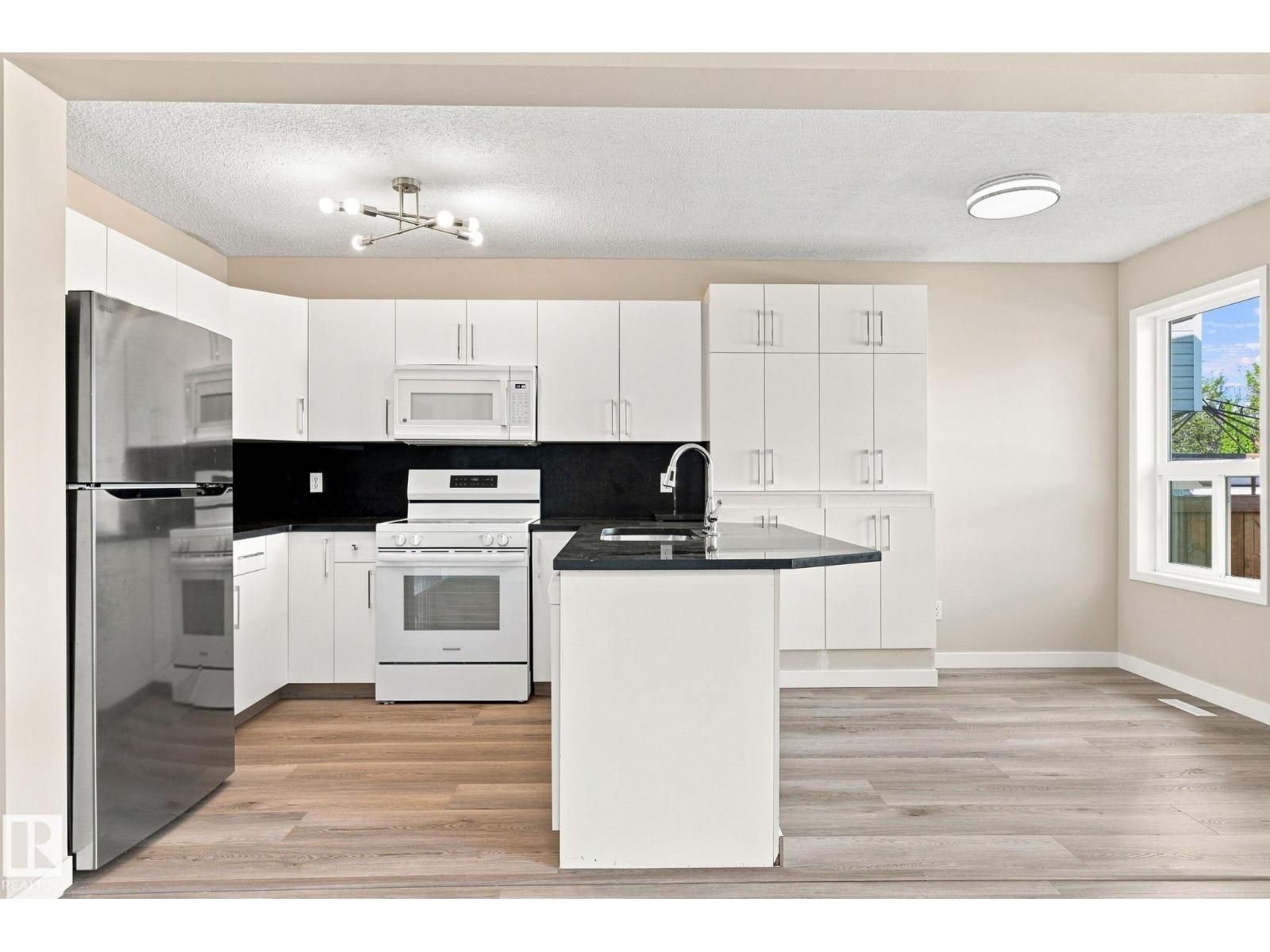 4267 24 ST NW - 12