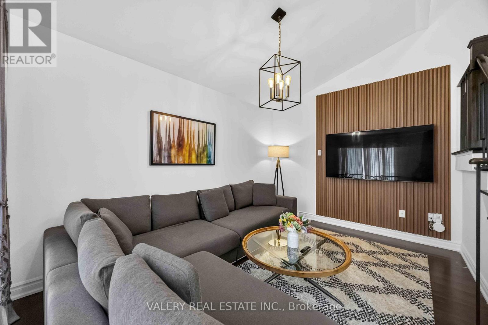 27 LAVENDER PLACE - 23