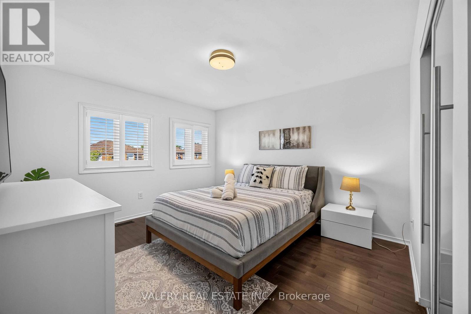 27 LAVENDER PLACE - 31