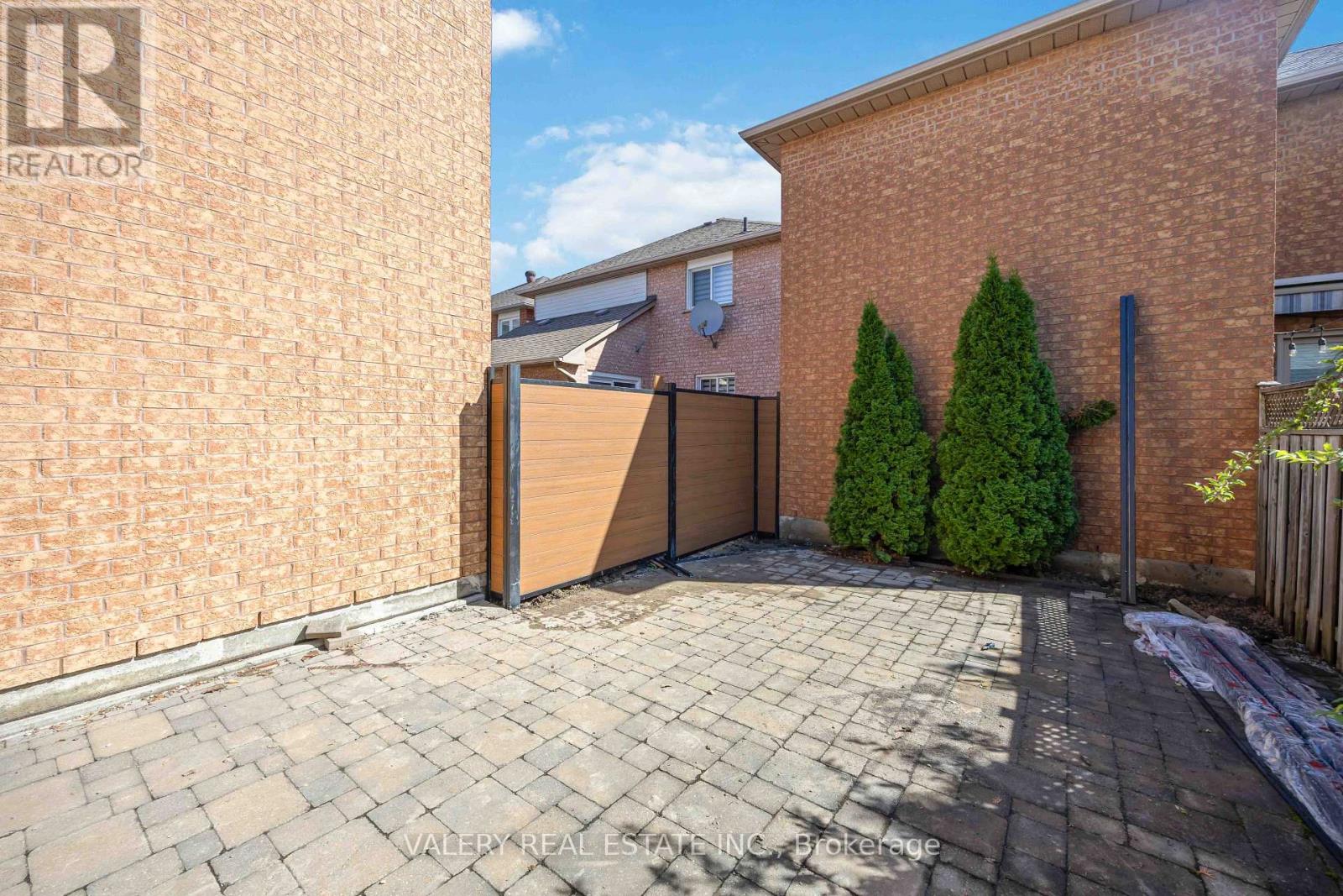 27 LAVENDER PLACE - 46