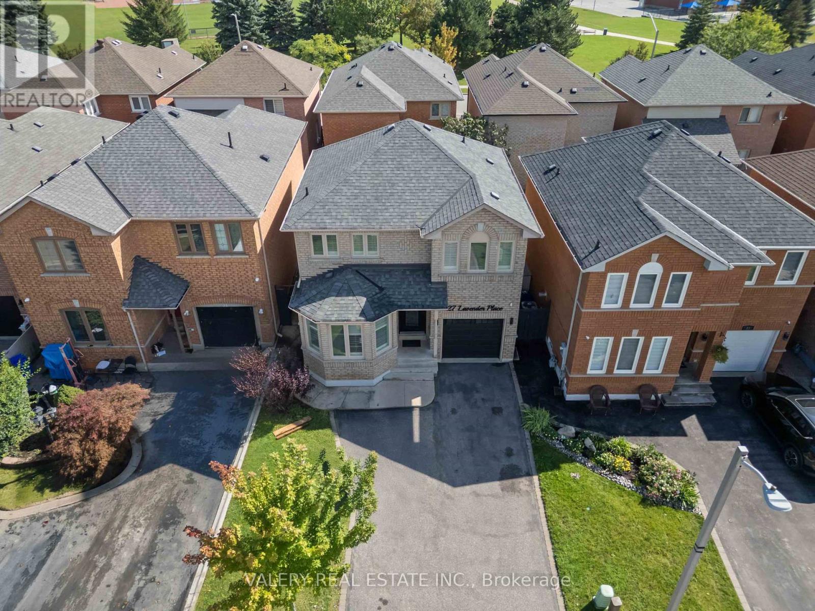 27 LAVENDER PLACE - 47